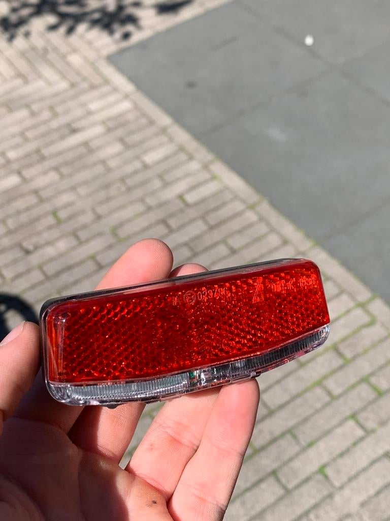 Achterlicht 4 pins, Fietsen en Brommers, Fietsaccessoires | Fietsverlichting, Waterbestendig, Achterlicht, Ophalen of Verzenden