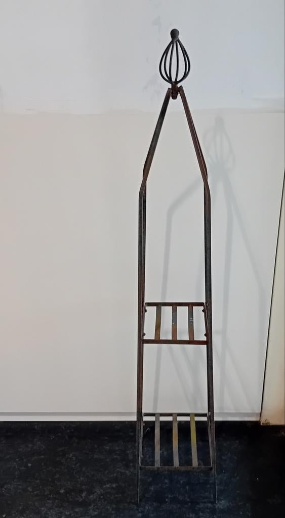 Metalen plantenrek / obelisk / piramide, Ophalen, Gebruikt, Minder dan 60 cm, Metaal