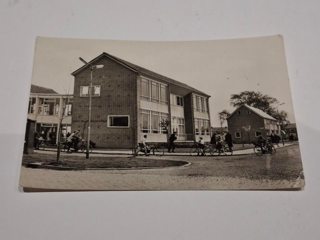 Bodegraven, Eendrachtsweg ULO school ansichtkaart, Ophalen of Verzenden, Gelopen