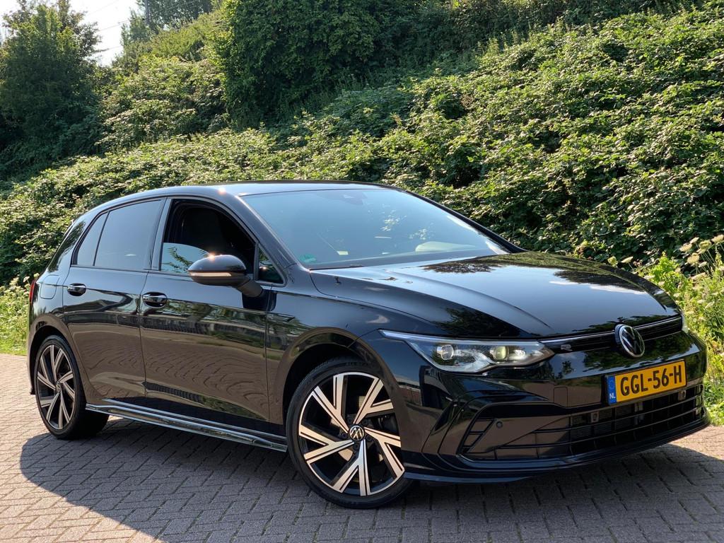 Volkswagen GOLF 1.5 eTSI R-Line |KEYLESS|ACC|DCC|IQ|18''|20, Auto's, 4 cilinders, 150 pk, Zwart, Bedrijf