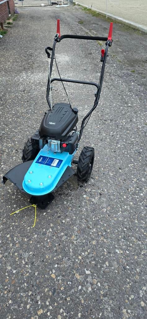 TE HUUR ruw terrein maaier hooggras onkruid maaier VERHUUR, Tuin en Terras, Grasmaaiers, Ophalen