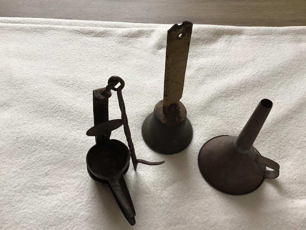 FRÖSCH!Set open Vetlampjes.Jr.1870!Deurbel&Trechter.Sámen:, Ophalen of Verzenden