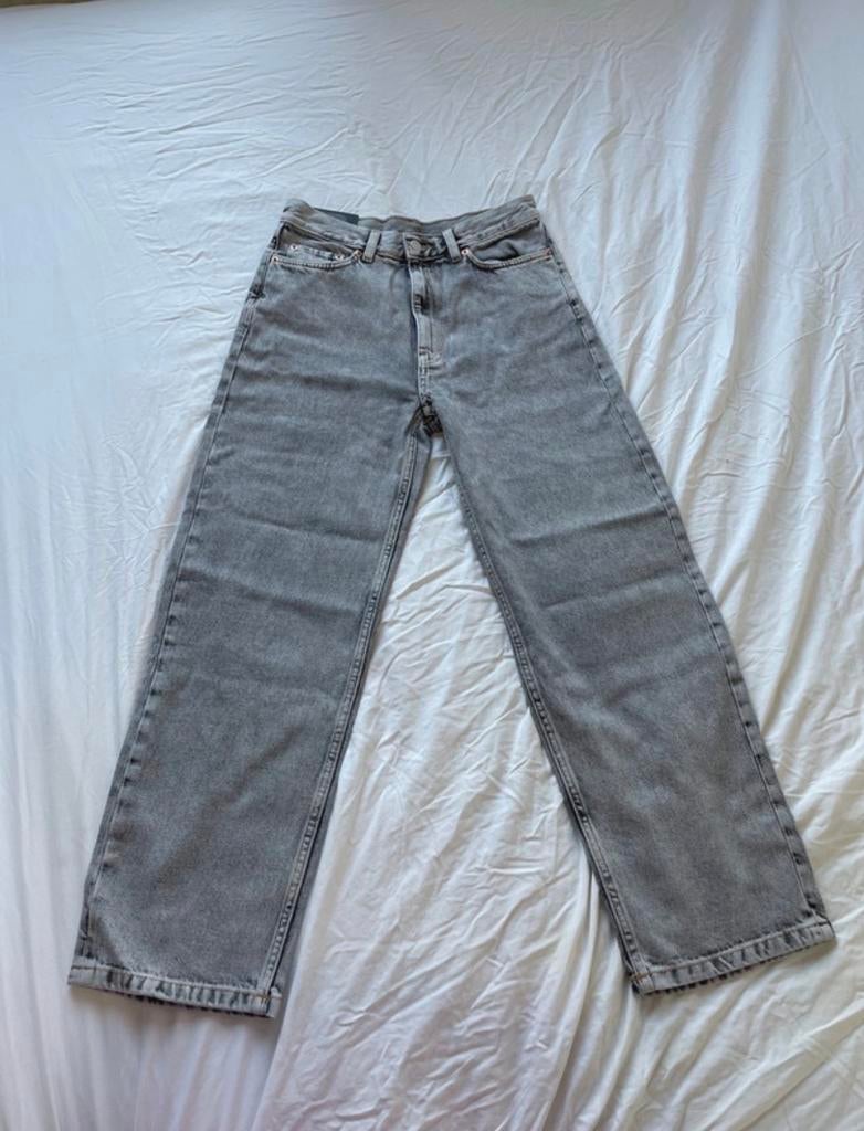 Nieuwe Weekday Galaxy Straight Fit Jeans - Grijs, Kleding | Dames, Spijkerbroeken en Jeans, Ophalen of Verzenden, Nieuw, Grijs