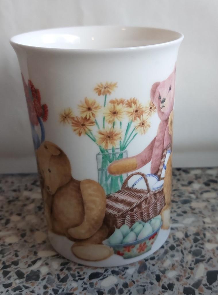 1 beker Dunoon Serie Edwardian Teddies met oor, Ophalen of Verzenden, Zo goed als nieuw, Overige stijlen, Kop(pen) en/of Schotel(s)