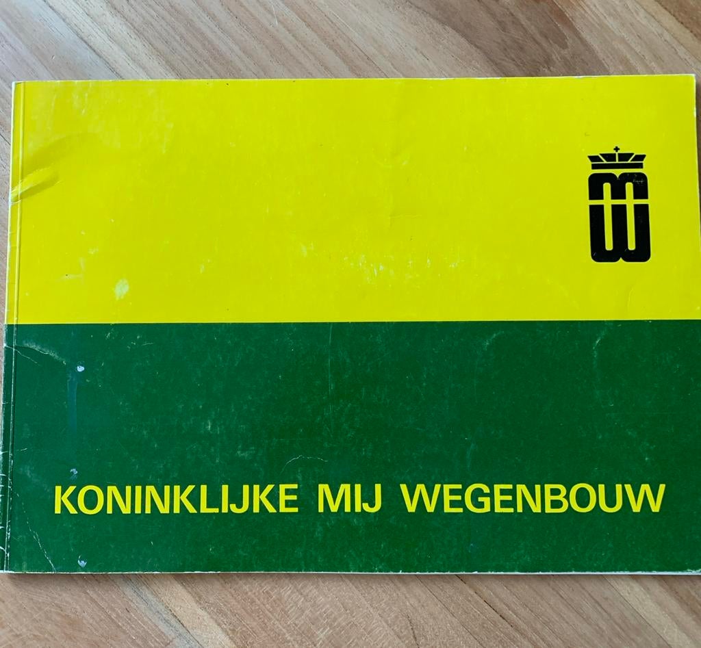 Koninklijke Mij Wegenbouw - Historisch Boek, Boeken, Ophalen of Verzenden, Gelezen