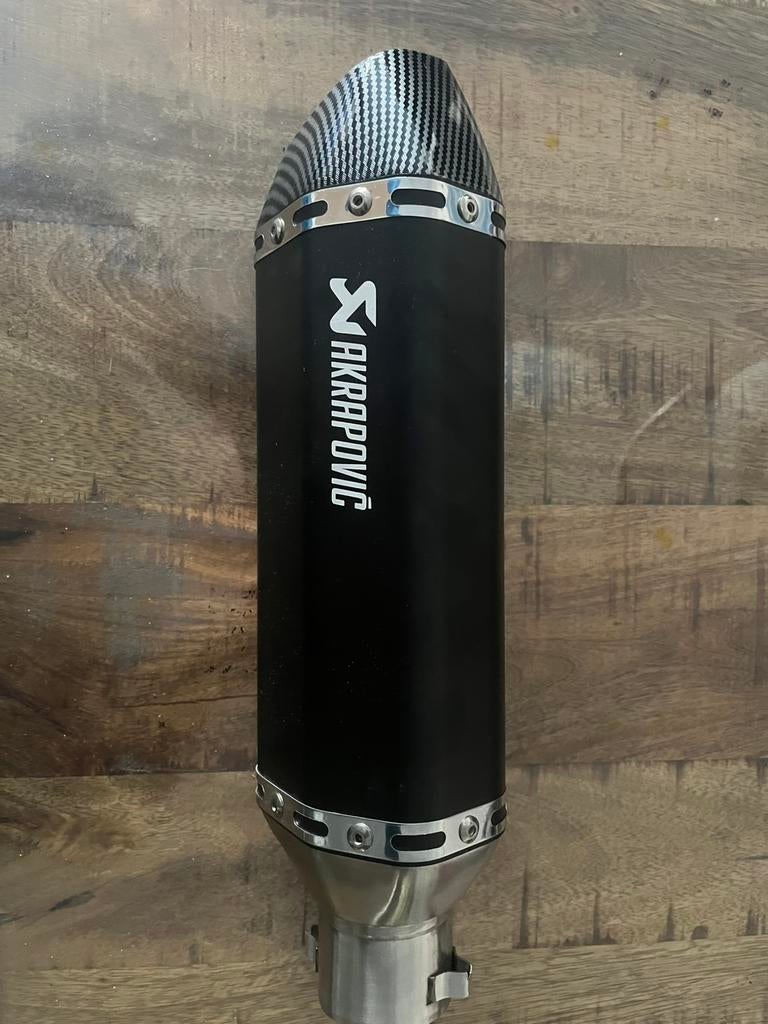 Akrapovic uitlaat voor een scooter, Ophalen, Gebruikt