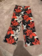 Vera Jo Broek met Bloemenprint - Maat M, Kleding | Dames, Ophalen of Verzenden, Zo goed als nieuw, Maat 38/40 (M), Zwart