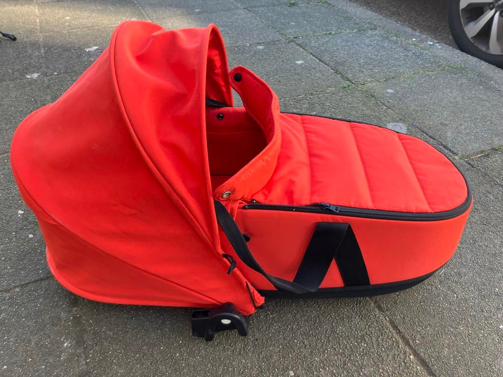 Babyzen yoyo newborn reiswieg - (bassinet) + regenhoes, Zo goed als nieuw, Met reiswieg, Ophalen, Kinderwagen