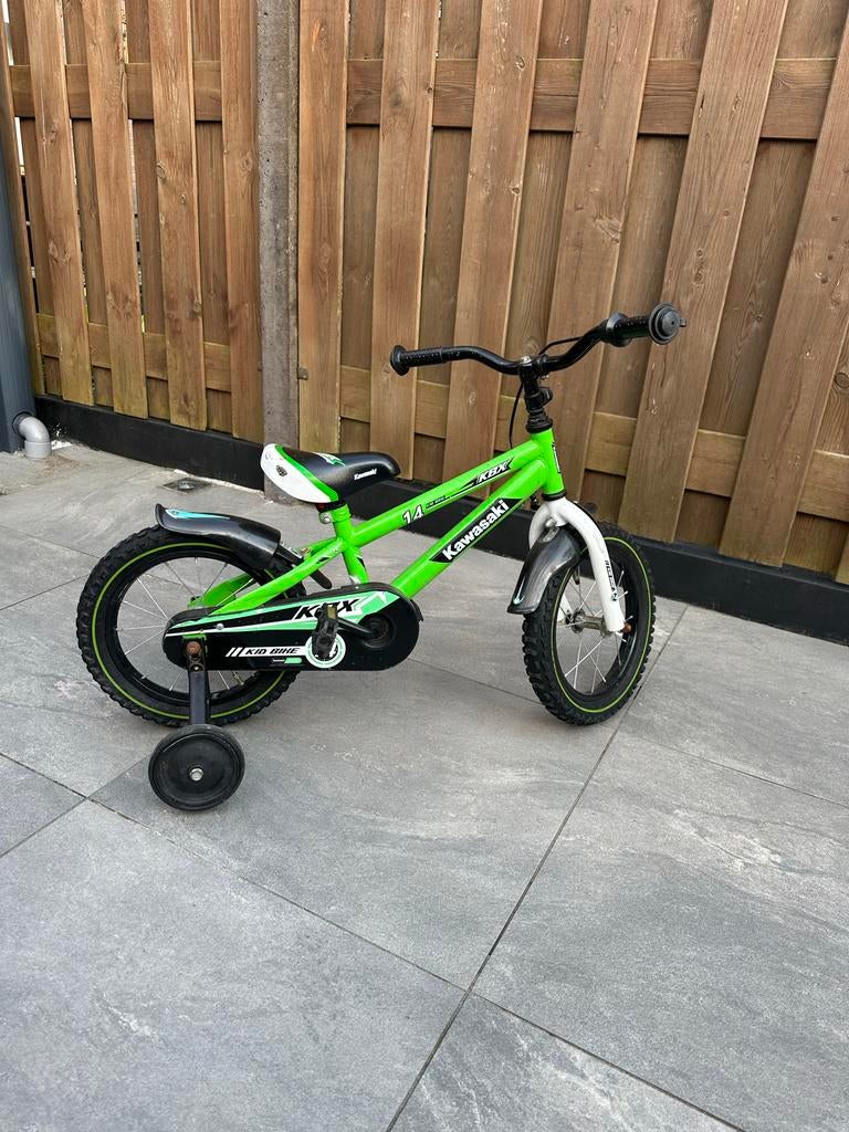 Kawasaki Kinderfiets 14 inch - Groen met zijwieltjes, Ophalen of Verzenden, Gebruikt, 16 tot 20 inch, Zijwieltjes