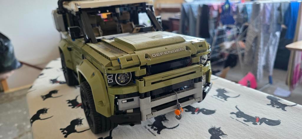 LEGO Technic Land Rover Defender 42110 met Light Kit, Compleet, Lego, Ophalen of Verzenden, Zo goed als nieuw