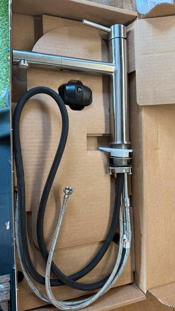 CARESSI Eenhendel Keukenmengkraan RVS met Flexibele Slang, Doe-het-zelf en Verbouw, Sanitair, Zo goed als nieuw, Kraan, Rvs, Ophalen