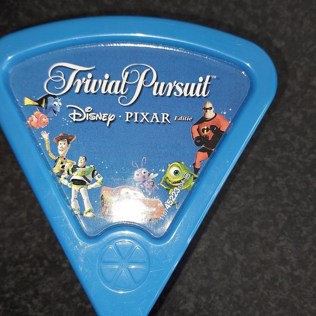 Trivial Pursuit Disney Pixar Editie Reisspel, Hobby en Vrije tijd, Gezelschapsspellen | Bordspellen, Gebruikt, Ophalen of Verzenden