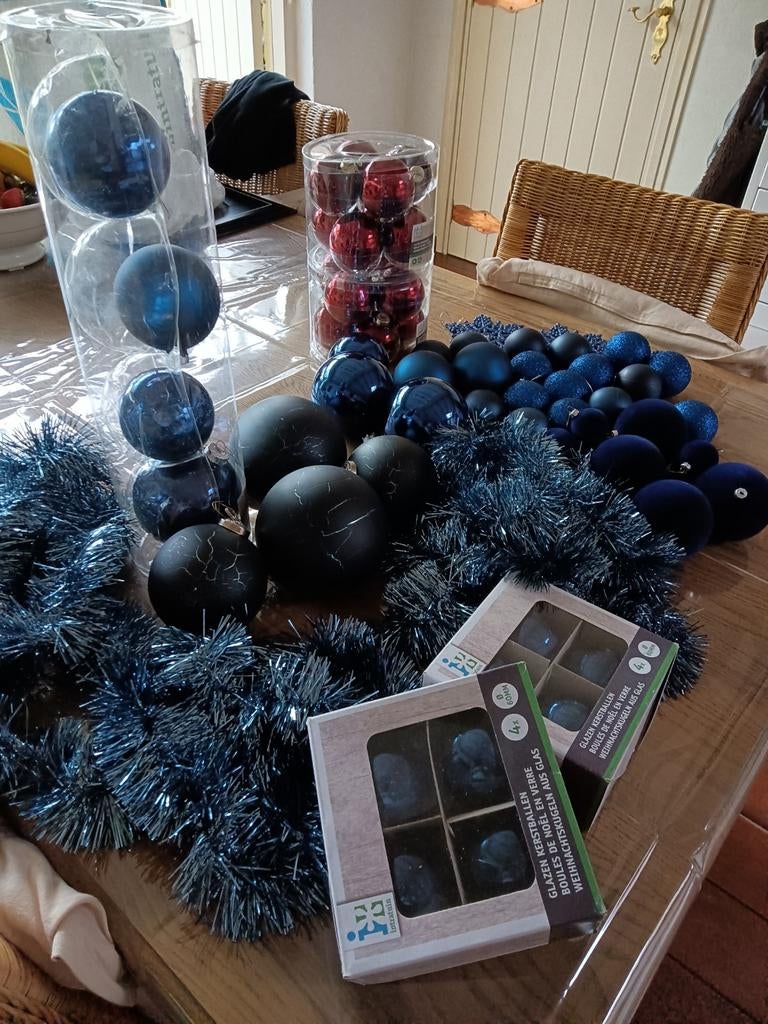 Kerst ballen en slingers, Huis en Inrichting, Ophalen of Verzenden, Zo goed als nieuw