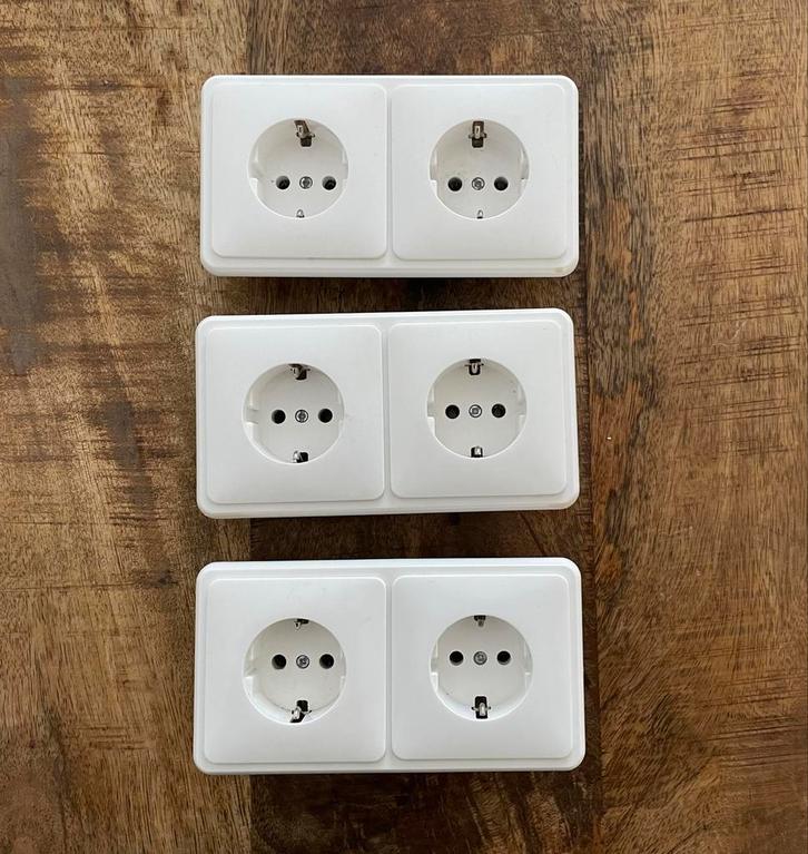 Peha 3 dubbele stopcontacten, Doe-het-zelf en Verbouw, Elektra en Kabels, Gebruikt, Stopcontact, Ophalen of Verzenden