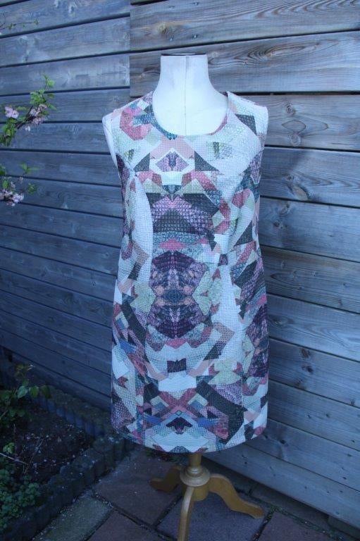 Jurk beige gekleurd Donna Dura mt 40 Vaste prijs, Maat 38/40 (M), Verzenden, Beige, Donna Dura