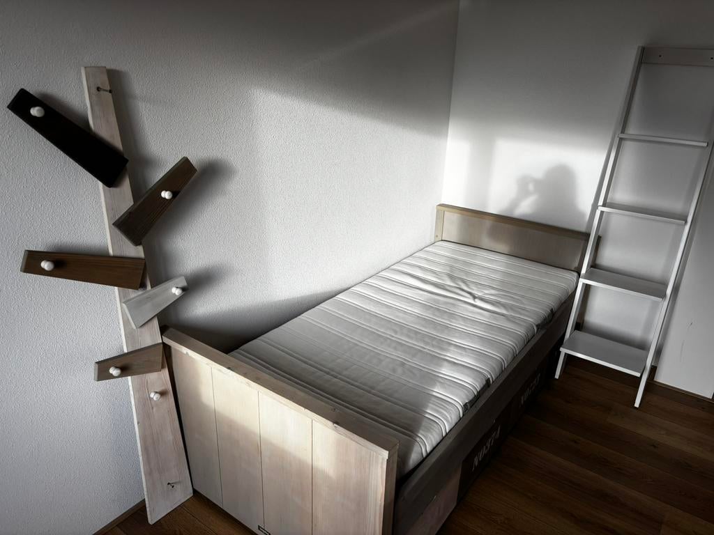 Prachtig bed met toebehoren. Merk Bopita, Kinderen en Baby's, Kinderkamer | Bedden, 85 tot 100 cm, Zo goed als nieuw, 180 cm of meer