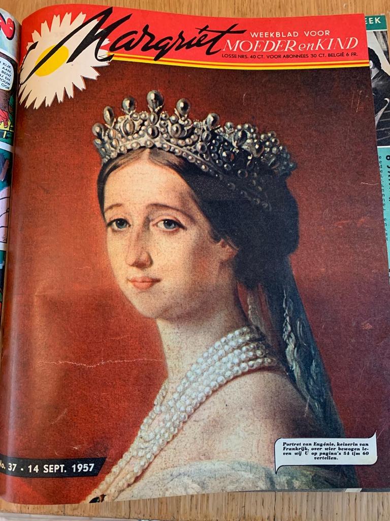 Vintage Margriet weekbladen 1957-1958 - 90 stuks in 8 bundel, Verzenden, Zo goed als nieuw, Damesbladen