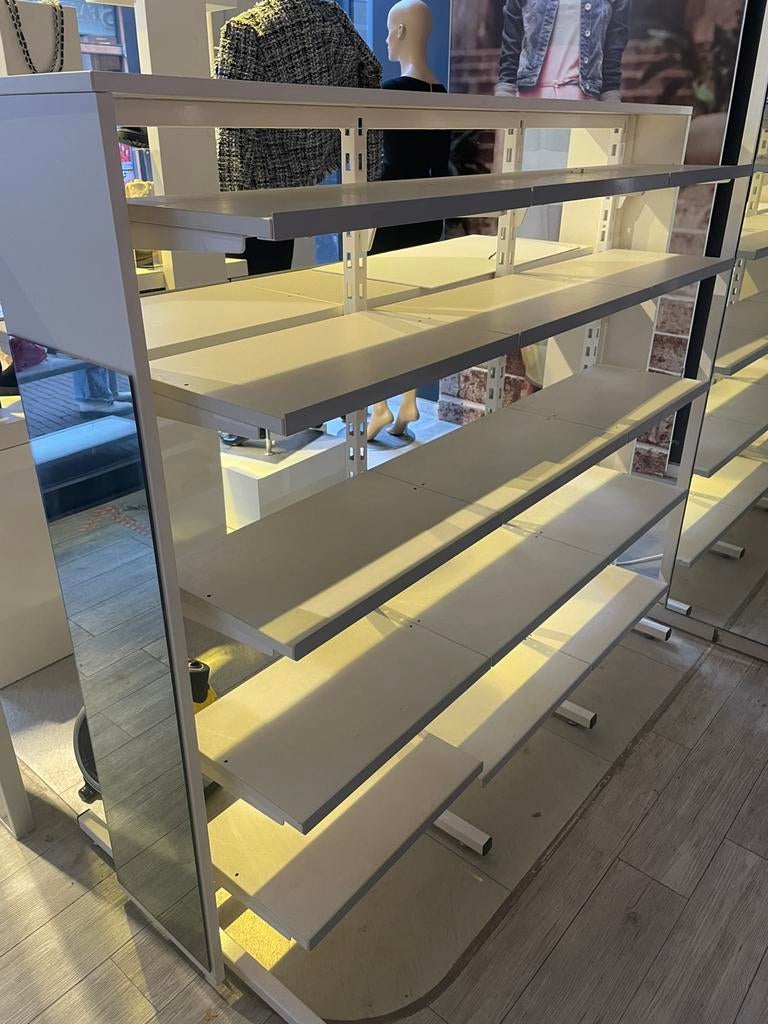 langwerpige rechthoekige open kast, Ophalen, Zo goed als nieuw