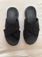 Nieuw zwart slippers Skechers maat 36, Ophalen of Verzenden, Nieuw, Slippers