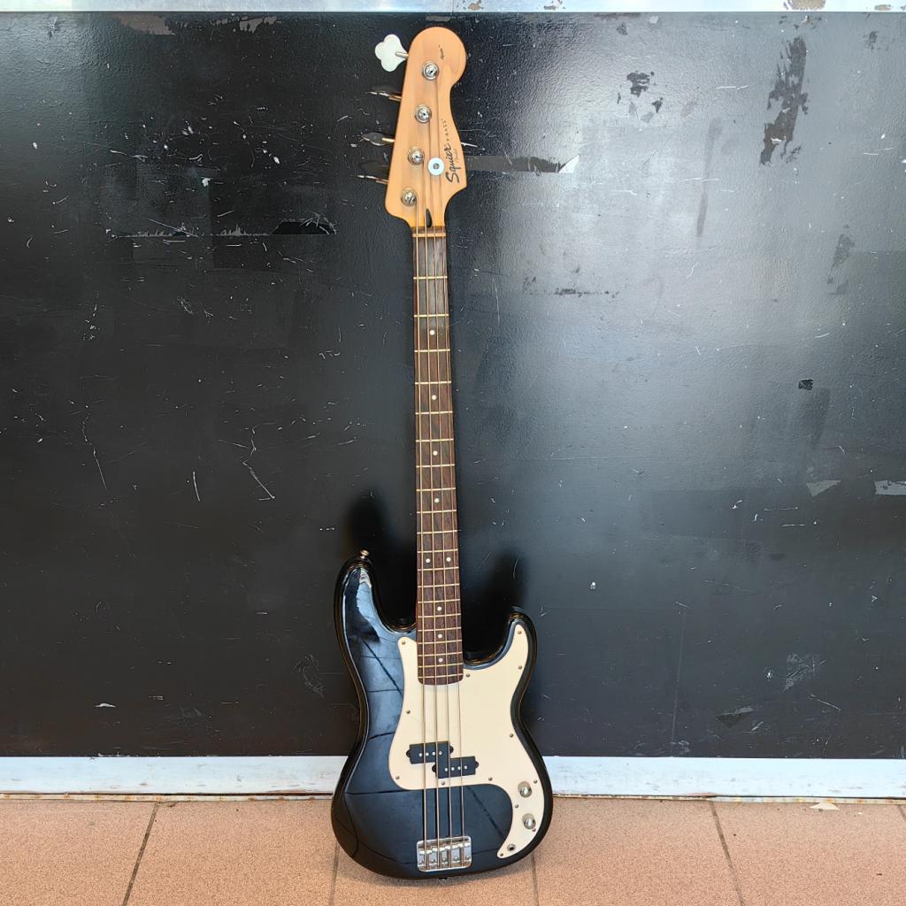 Fender Squier P-Bass Guitar - In Nette Staat, Fender, Zo goed als nieuw, Support@fender.com, 17600 Catalina Street
Los Angeles, CA 90746
USA