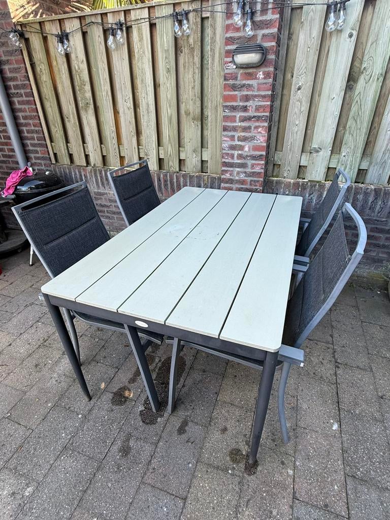 Tuintafel en stoelen - Jutlandia, Ophalen of Verzenden, Zo goed als nieuw