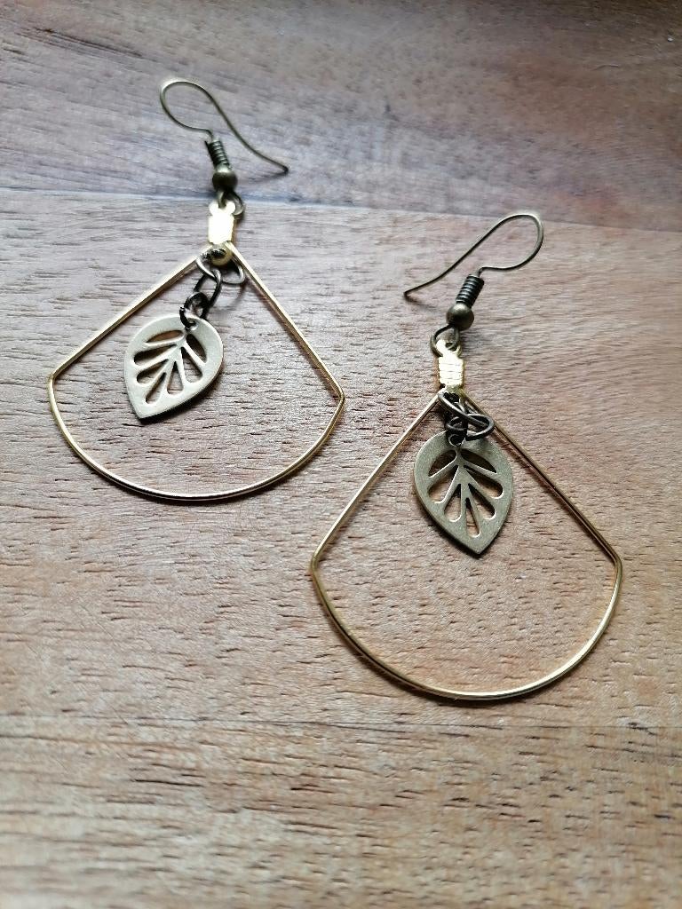 Nieuwe zelfgemaakte metalen oorbellen drupppelvorm, Sieraden, Tassen en Uiterlijk, Oorbellen, Overige materialen, Hangers, Nieuw