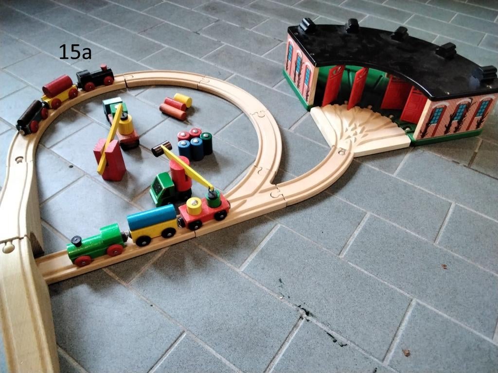 houten treinbaan, treinloods, Ophalen