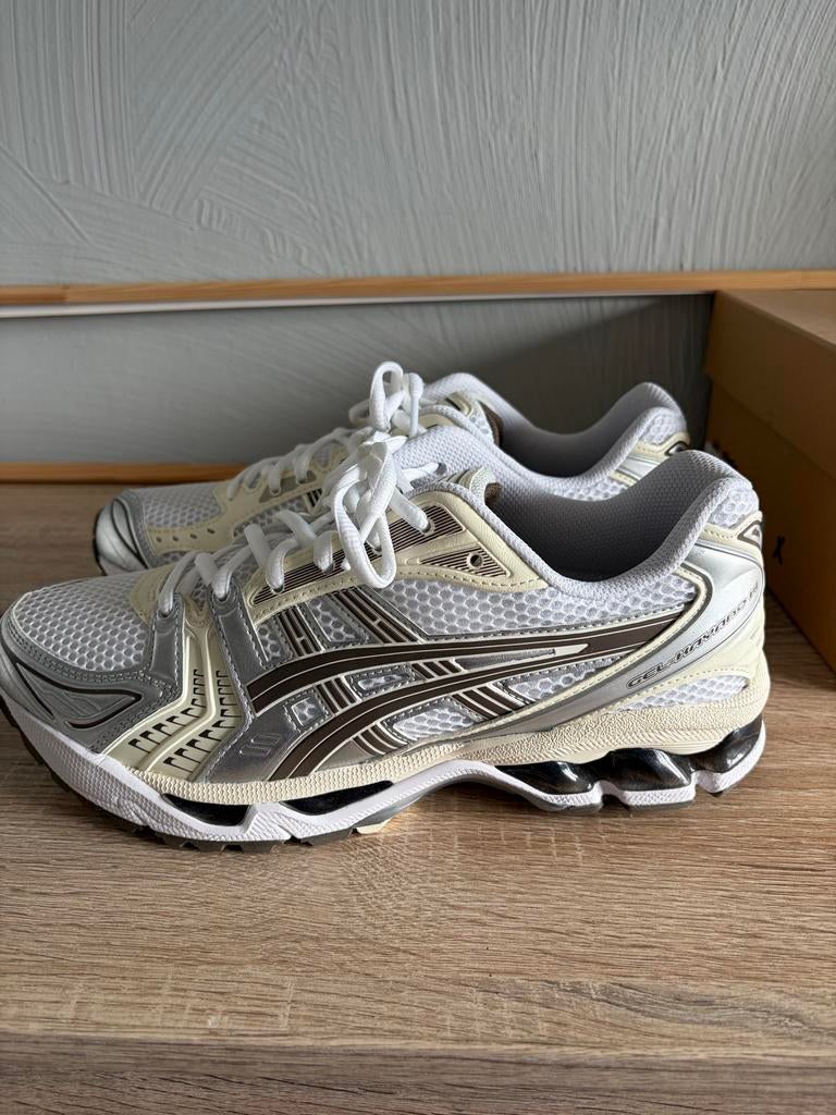 Asics Gel-Kayano maat 42 - Zo goed als nieuw!, Wit, Ophalen of Verzenden, Sneakers of Gympen, Zo goed als nieuw