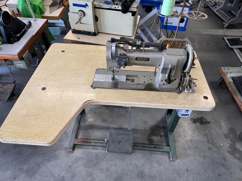 Industriele naaimachine pfaff 545 3voudig transport, Pfaff, Ophalen of Verzenden, Naaimachine, Pfaff