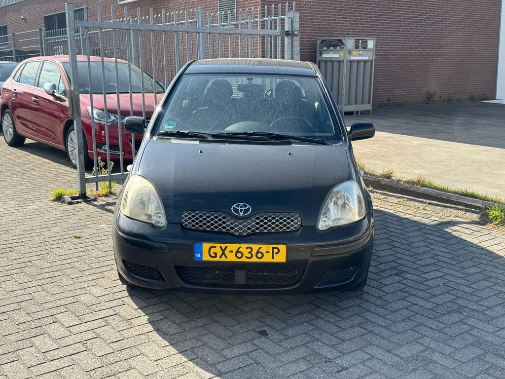 Toyota Yaris 1.0 VVT-i Sol! Airco l Elek pakket l MTF-stuur!, Stof, Gebruikt, 4 cilinders, 918 kg