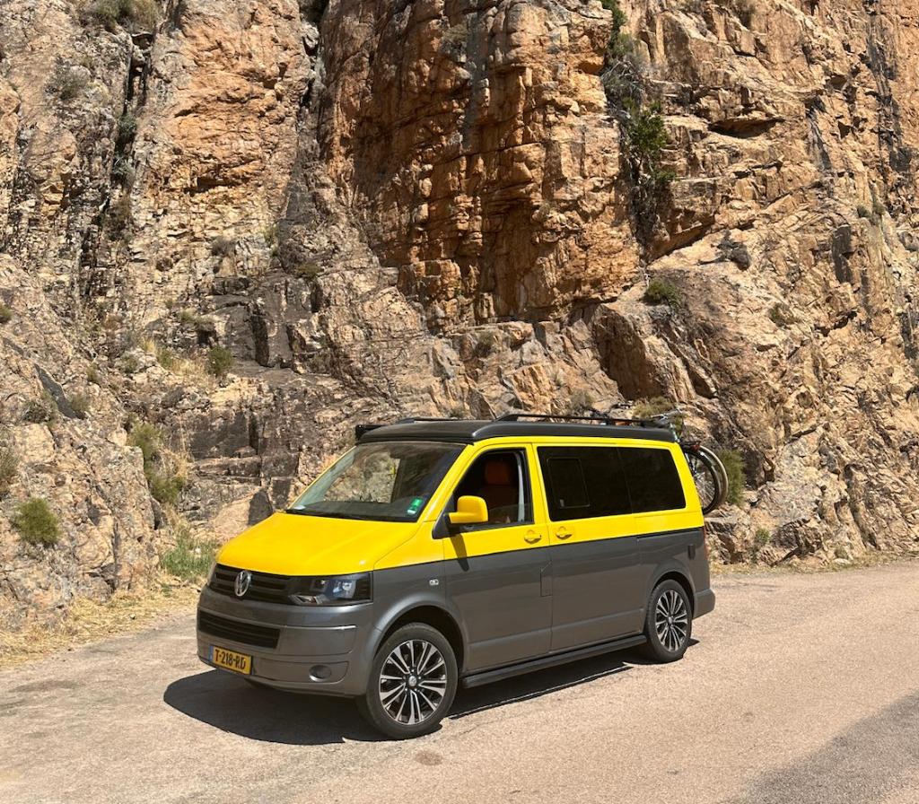 VW T5.1 camper - 1.9 TDI  - NIEUWSTAAT - 148.000 km, Koelkast, Volkswagen, Particulier, 4 tot 5 meter