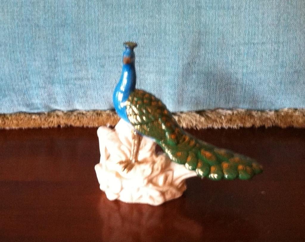 Object handp.porc. pauw sm., Huis en Inrichting, Verzenden, Zo goed als nieuw, Overige materialen, Brocante