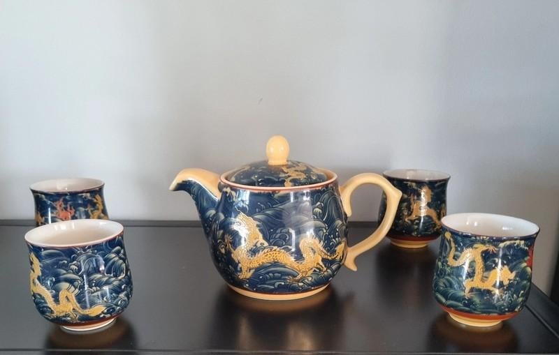 Mooi Chinees porselein theeservies, Verzenden