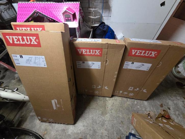 1x Velux CK02 Dakramen 55x78 nieuw in doos met gootstukken, Doe-het-zelf en Verbouw, Glas en Ramen, Nieuw, Dakraam, Minder dan 80 cm