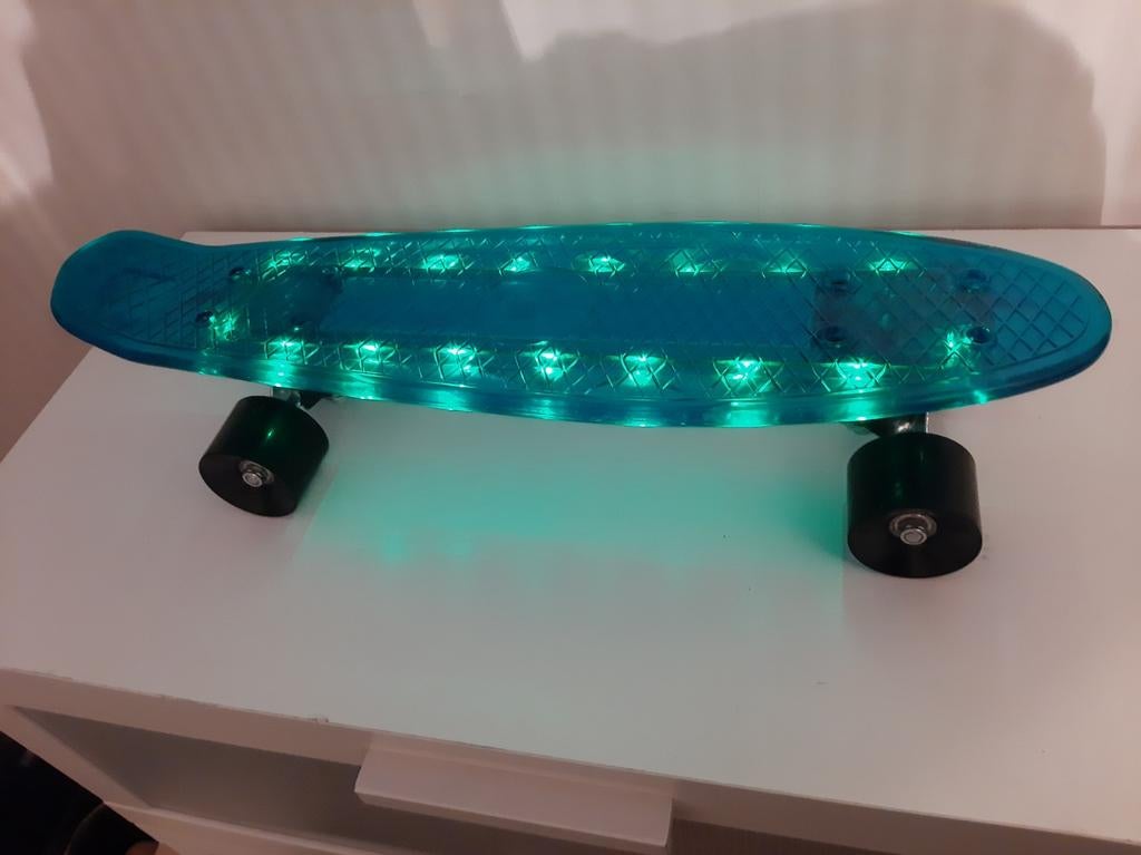 Skateboard met verlichting - Nieuwstaat!, Ophalen, Zo goed als nieuw, Skateboard