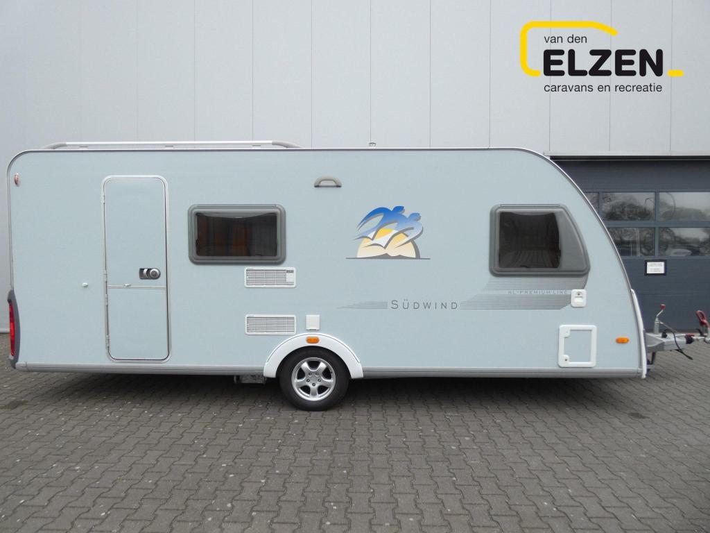 Knaus Sudwind Premium Line 550 FSK, Caravans en Kamperen, Schokbreker, Rondzit, Overige typen, Bedrijf