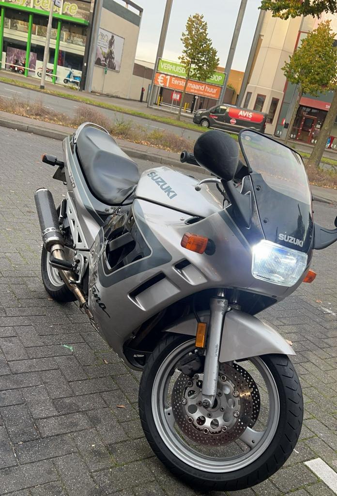 Suzuki GSX750F - Sportieve Toermotor 200% in orde, 750 cc, Sportuitlaat, 4 cilinders, Motorrijbewijs A