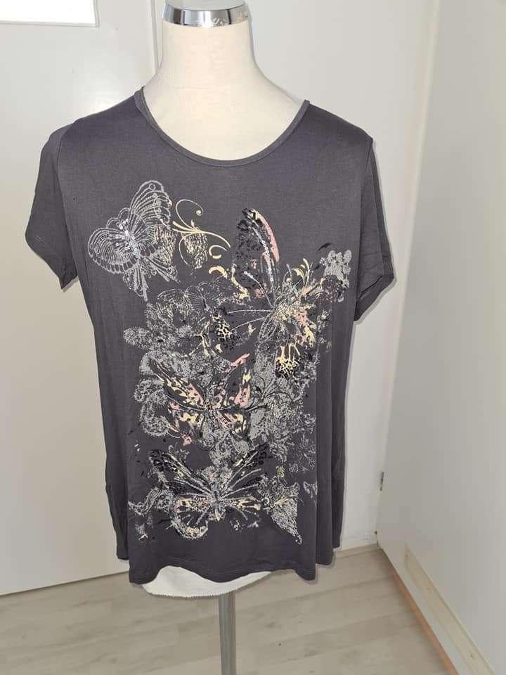 leuk shirtje maat 44    (v24), Kleding | Dames, T-shirts, Ophalen of Verzenden, Gedragen, Maat 42/44 (L), Korte mouw