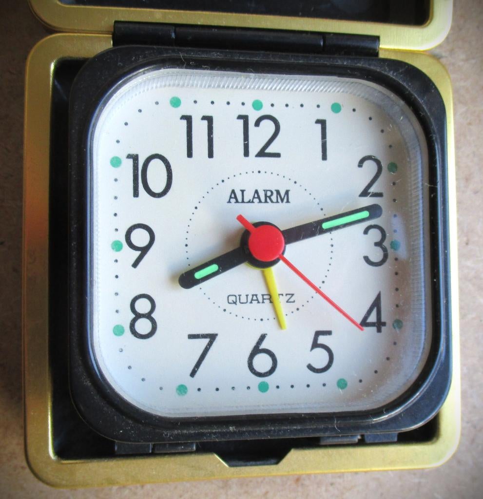 Wekker~Reiswekker~Vintage Opklapbaar wekkertje, Witgoed en Apparatuur, Ophalen of Verzenden, Zo goed als nieuw, Analoog