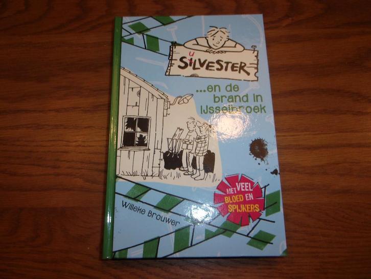 Silvester….en de brand in Ysselbroek, Boeken, Kinderboeken | Jeugd | 10 tot 12 jaar, Nieuw, Fictie, Ophalen of Verzenden