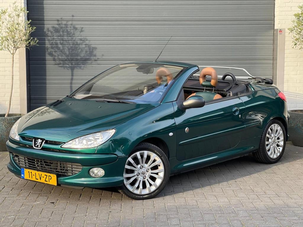 Peugeot 206 CC 2.0-16V Roland Garros | Cabrio | Leder | 168D, Auto's, 136 pk, Gebruikt, 4 cilinders, Cabriolet