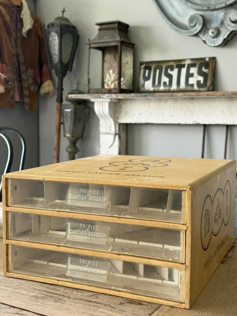 Oud Frans Forniturenkastje, Ophalen of Verzenden