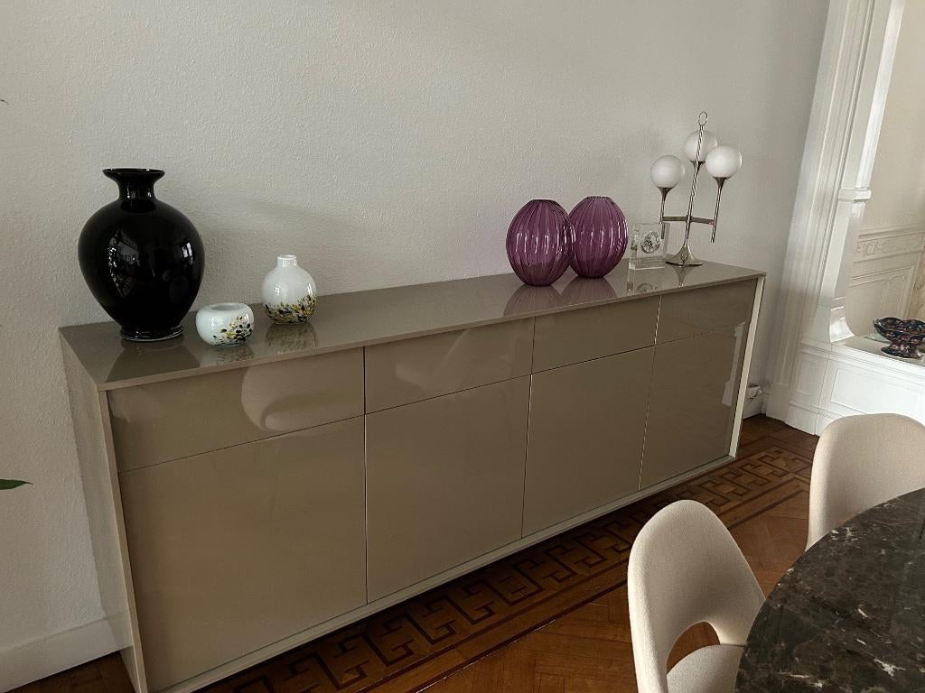 Design (hangend) dressoir, Huis en Inrichting, Kasten | Dressoirs, Ophalen, Modern design, Met deur(en), Zo goed als nieuw
