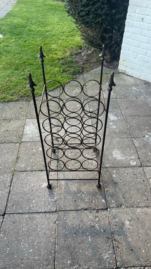 Brocante ijzeren flessenrek voor 15 wijnflessen, Ophalen, Gebruikt, Metaal, 5 tot 15 flessen
