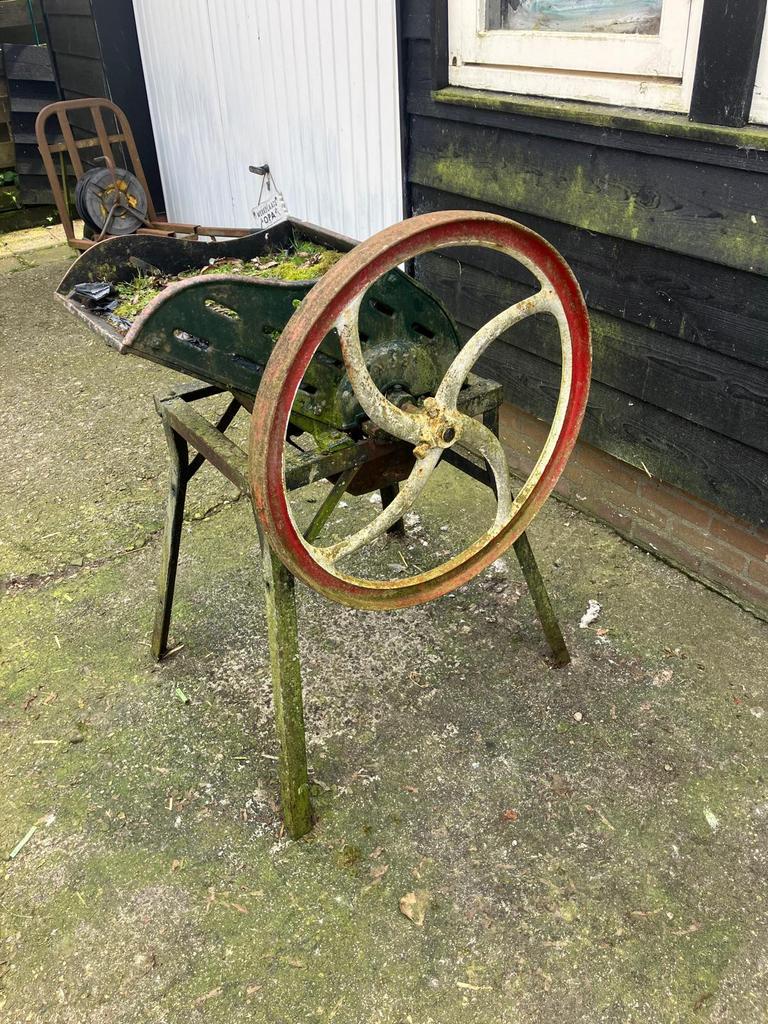 Bietenmolen, Antiek en Kunst, Ophalen