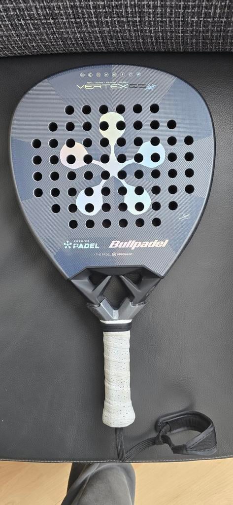 Bullpadel Vertex 05 light 2026 - Zo goed als nieuw, Sport en Fitness, Padel, Ophalen of Verzenden, Zo goed als nieuw
