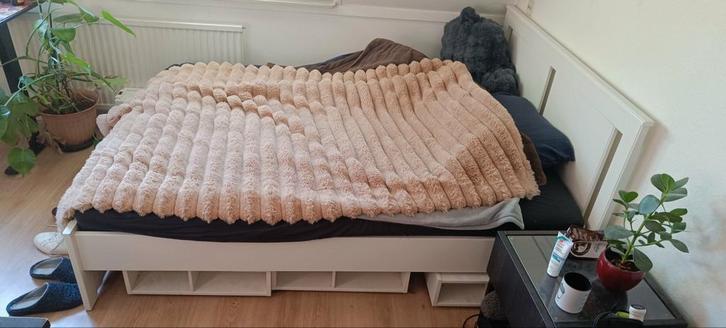IKEA bed in goede staat (matras optioneel), Huis en Inrichting, Slaapkamer | Bedden, Gebruikt, Tweepersoons, 140 cm, 200 cm, Hout