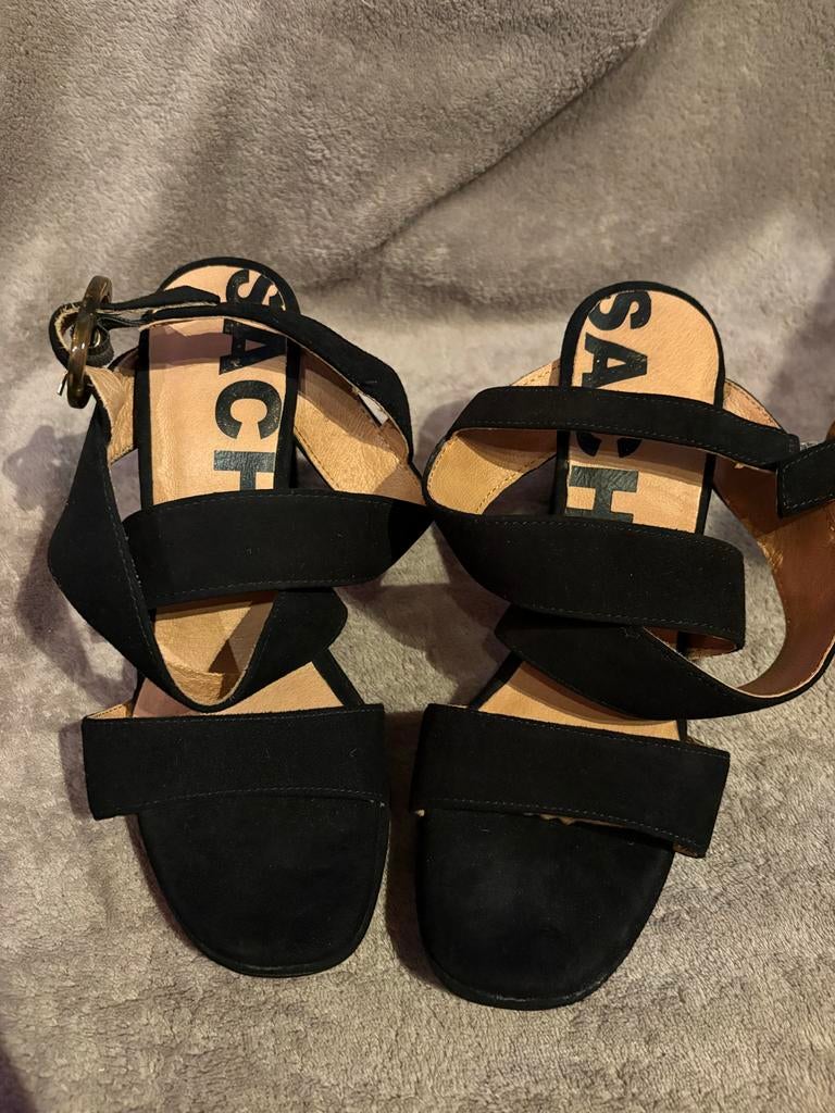 Zwarte suède sandalen met hak van Sacha, Verzenden, Zwart, Sandalen of Muiltjes, Zo goed als nieuw