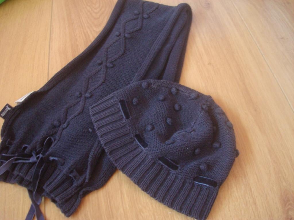 Mooie set van jottum bestaande uit das maat 3 en muts maat 2, Kinderen en Baby's, Kinderkleding | Mutsen, Sjaals en Handschoenen