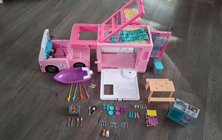 Te koop een echte nieuwe 3 in 1 Barbie droomcamper, Kinderen en Baby's, Speelgoed | Poppen, Nieuw, Barbie, Ophalen of Verzenden